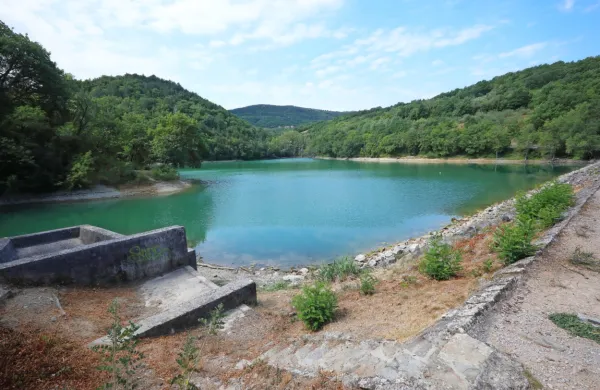 Akumulacija Vanganel ali po domače Vanganelsko jezero se počasi 
preobraža v namakalni sistem Vanganel.   