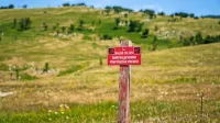 Zemljišča, ki se uporabljajo za potrebe ljudske obrambe, niso 
izvzeta iz obveznosti plačila NUSZ.