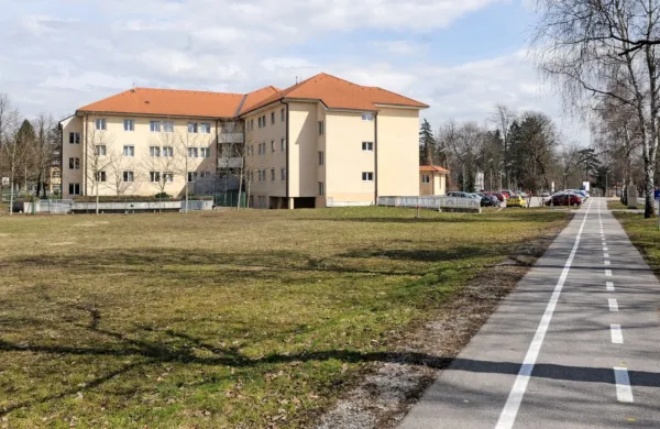 Javnost znova pretresajo pričevanja o domnevnem nasilju nad 
pacienti na  Univerzitetni psihiatrični kliniki Ljubljana. 