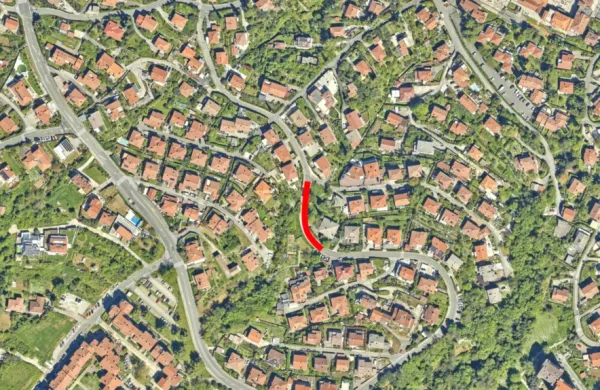 Z rdečo barvo je označeno, kje bo potekala zapora prometa.