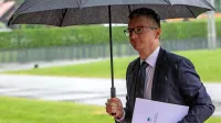 

Javnost od obrambnega ministra Marjana Šarca še vedno pričakuje odgovore na vprašanja glede spornega razpisa.