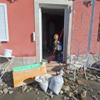 Po mirni noči sledi vremensko mirna sobota, v Piranu odstranjujejo posledice neurja (FOTO, VIDEO)
