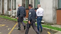 Pravosodna  policista  sta  obtoženega po včerajšnjem  predobravnavnem  naroku pospremila  v  pripor,  v  katerem  je  od  konca 
maja.  