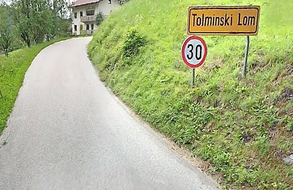 Domačine   je  danes  pretresla  vest  o  tragični nesreči 40-letnega  
voznika   delovnega  stroja.