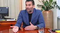 Piranski župan Andrej Korenika pravi, da se po  poplavah letos tudi v Piranu prilagajajo  novi realnosti.    