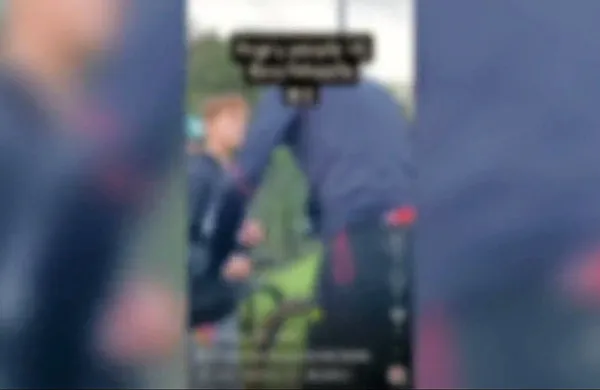 Posnetek,  ki so  ga  objavili na  družbenih  omrežjih,  so  na 24ur.com  
zaradi  varovanja   mladoletnikov  zameglili.  