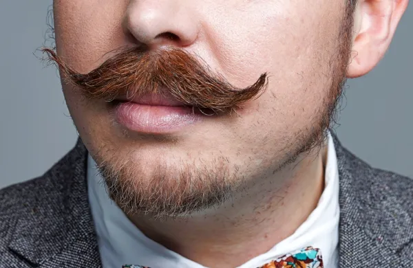 Movember z zaščitnim znakom brkov je mednarodni mesec ozaveščanja 
in  boja z vrstami  raka, za katerimi najpogosteje obolevajo moški.  