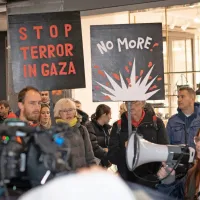 Na drugem shodu v podporo Palestini v Ljubljani pozivi k ustavitvi nasilja