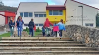 Z energetsko obnovo dveh večjih občinskih stavb - Osnovne šole 
Antona Žnideršiča in zdravstvenega doma - naj bi znižali porabo 
energije za 675 megavatnih ur letno, v zrak pa izpustili 320 ton 
ogljikovega dioksida manj.   