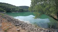 Akumulacija Vanganel ostaja s svojo vodo nedosegljiva za lokalne 
kmete, ki pridelujejo sadje in zelenjavo v Vanganelski dolini. 