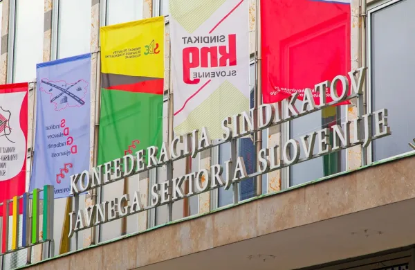 Sindikati javnega sektorja za 7. december napovedujejo protestni shod
