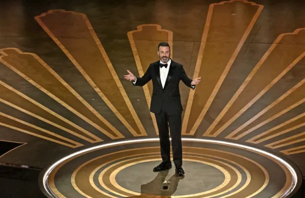 Jimmy Kimmel bo znova vodil podelitev oskarjev.