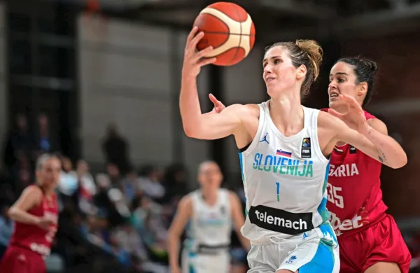 Eva Lisec je postala prva igralka slovenske reprezentance.
