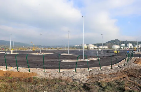 Na območju Sermina Luka Koper zaključuje urejanje novega 
kamionskega terminala. 