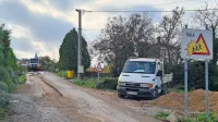 Pod okriljem zdajšnjih gradbenih del v zaselkih na Marezigah ne 
bodo uredili pločnika, ker občina (še) nima v lasti zemljišč ob cesti 
in za to predvidenega denarja v proračunu. 