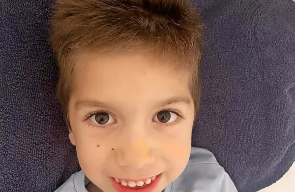 Kris je radoveden in navihan deček