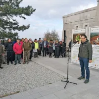 Na Krasu danes in jutri prostovoljci iz vse Slovenije na akciji pogozdovanja (FOTO)