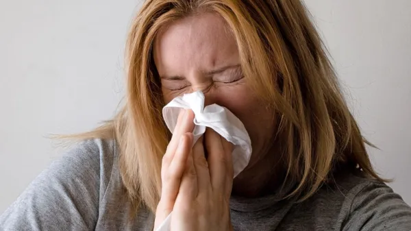



Glede jemanja antibiotikov se je treba posvetovati z zdravnikom, 
saj jemanje po lastni presoji, ki ga mnogi prakticirajo, vodi do 
odpornosti proti antibiotikom.