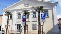 Prenova stavbe, v kateri je svoj čas delovala občina, bo stala 694.021, 
pomagalo bo tudi ministrstvo za gospodarstvo, turizem in šport.
