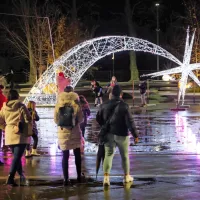 Tudi v Kopru so zasvetile praznične luči (FOTO)