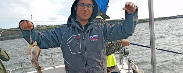 Mojstru, kot je Martin Fras, lahko  prime tudi po več rib hkrati.