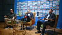 Pred medije sta stopila novi generalni sekretar KZS Aleš Križnar (desno) 
in predsednik Matej Erjavec (v sredini). 