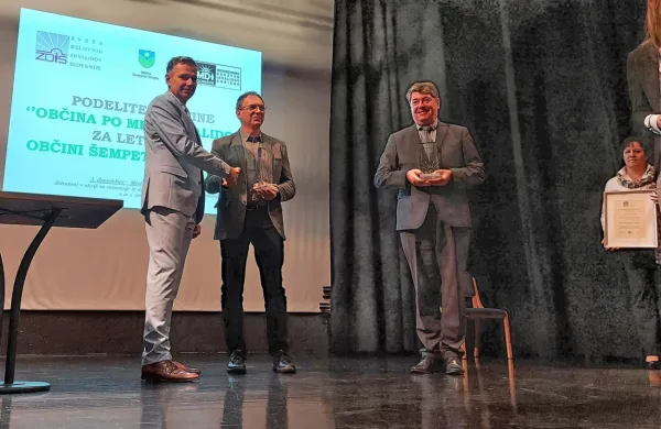 Predsednik Zveze delovnih invalidov Slovenije Peter Bršek je 
priznanji podelil predsedniku Medobčinskega društva invalidov 
Goriške Eriku Pintarju in  županu Milanu Turku. 