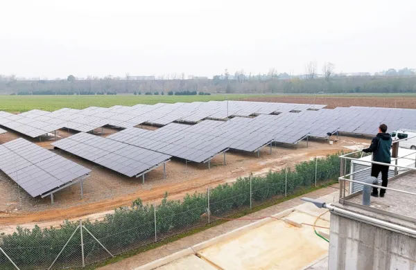 1,3 milijona evrov   je stala nova sončna elektrarna, ena največjih na Goriškem, ki so jo postavili pri čistilni napravi v Vrtojbi. 