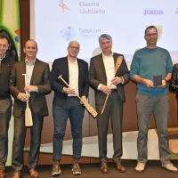 75 let kajak kluba Soške elektrarne nagrajenca za delo v Solkanu  
- Andrej Humar in za delo na Mostu na Soči Boro Šavli (namesto 
njega soproga)

