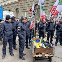 Sindikati javnega sektorja vladi sporočili, da je čas za izpolnitev danih zavez (FOTO)