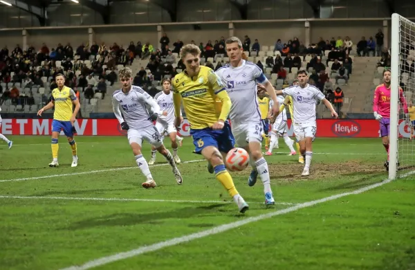 Koprčani (v rumeno modrih dresih) bodo po Mariboru,  v nedeljo 
gostili še Olimpijo.