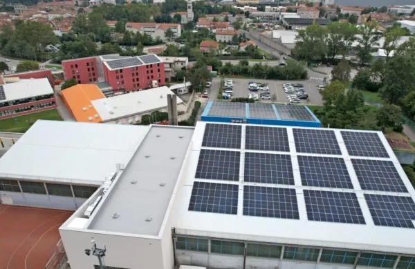 Sončne elektrarne že poskusno obratujejo