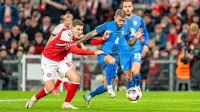 Miho Blažiča (z žogo) s slovensko reprezentanco tudi na evropskem prvenstvu čakajo Danci. 