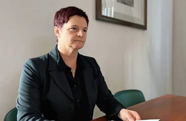 Alenka Čadež Kobol bo s prvim januarjem prevzela vodenje 
ajdovskega stanovanjskega sklada. 