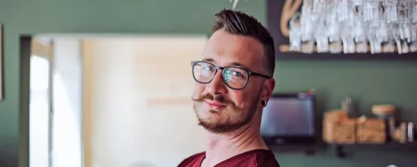 Alena Gustinčiča fascinira vsakodnevno delo z različnimi ljudmi.