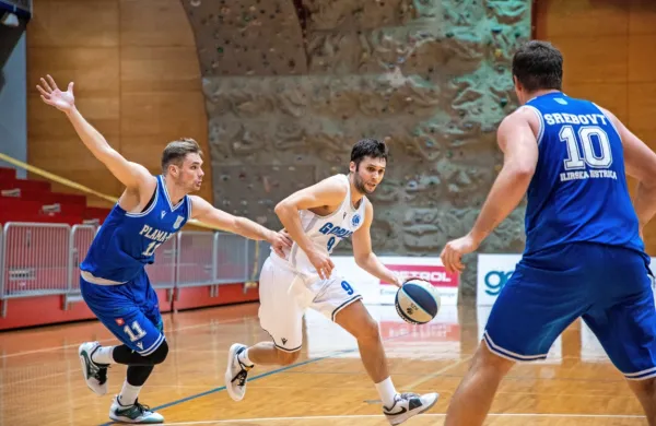 Bistričani (v modrih dresih, levo Peter Košir) so v sredo ugnali 
Gorico.