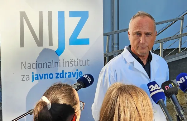 predstojnik mariborske območne enote Nacionalnega inštituta za 
javno zdravje (NIJZ) Zoran Simonović 