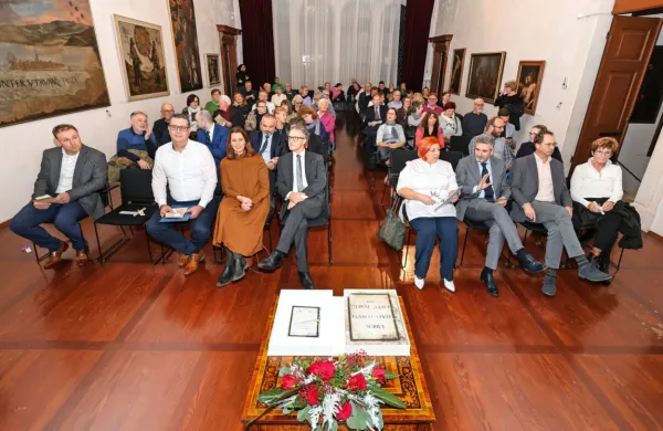 Predstavili faksimile rokopisa koprskega statuta iz leta 1423 (FOTO)