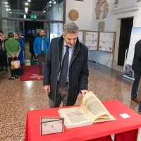 Predstavili faksimile rokopisa koprskega statuta iz leta 1423 (FOTO)