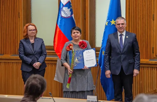 Majda Smrekar