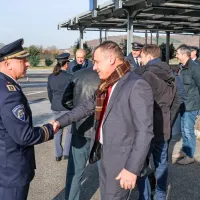 Srečanje policistov ob mejnem prehodu, ki naj ga ne bi bilo več (FOTO, VIDEO)