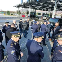 Srečanje policistov ob mejnem prehodu, ki naj ga ne bi bilo več (FOTO, VIDEO)