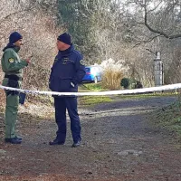 Vlak pri Postojni zbil &scaron;est delavcev, dva sta umrla (FOTO)