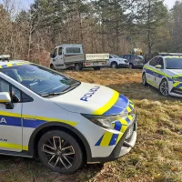 Vlak pri Postojni zbil &scaron;est delavcev, dva sta umrla (FOTO)