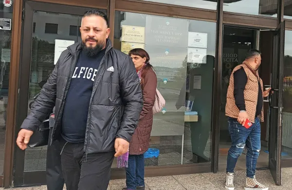 Višji sodniki  so  potrdili oprostilno sodbo  za  Aurela  Donoseja,  Mariana  Adriana  Sebana  in  Raia Stoico.    