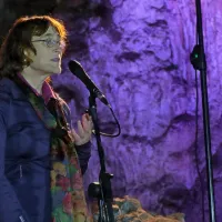 Barbara Korun: “Če bi poezijo uvedli v vrtce in šole - vendar 
absolutno ne za ocene, temveč le za tešenje radovednosti, 
spodbujanje domišljije, za užitek v rimanju in ritmih, za potrebe 
avtentičnega izražanja -, sem prepričana, bi bilo nasilja manj, 
manj nestrpnosti do drugačnih in manj vedenja, ki ga vodijo 
predsodki.”



