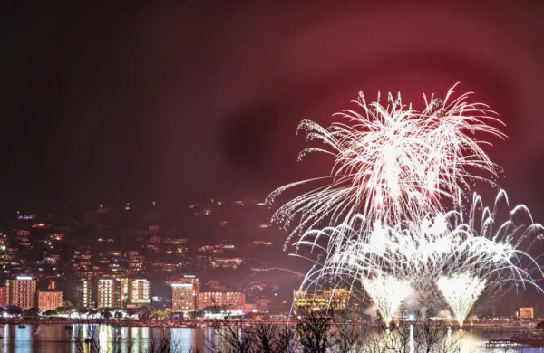 Nebo nad Portorožem osvetlil ognjemet