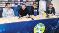 Novinarska  konferenca FC Koper:  z leve trener Aleksandar Radosavljević, predsednik Ante Guberac, nogometaš Luka Vešner 
Tičić in tiskovni predstavnik Miha Gorela

