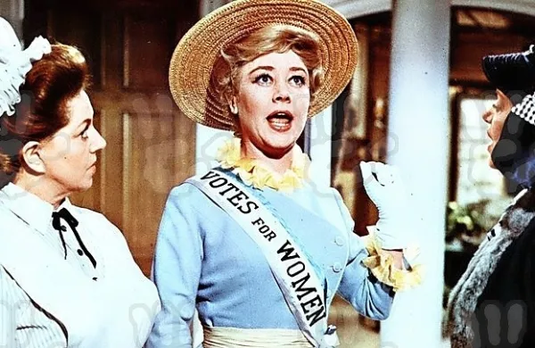 Glynis Johns je v muzikalu Mary Poppins zaigrala v vlogi Winifred 
Banks