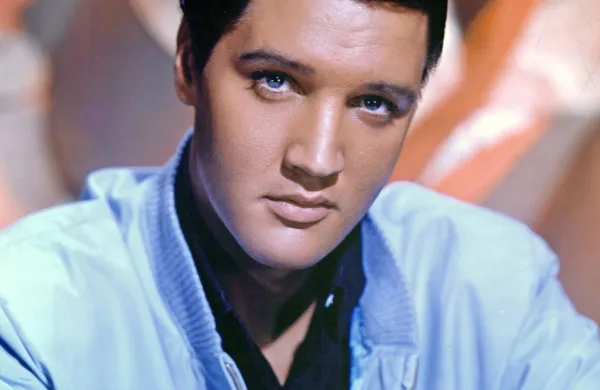 Elvis Presley znova na odru